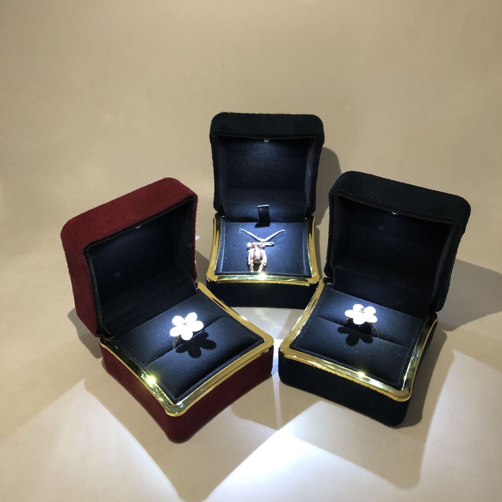 New in LED Light Jewelry Box R - Bar Cart Gold 评论和价格