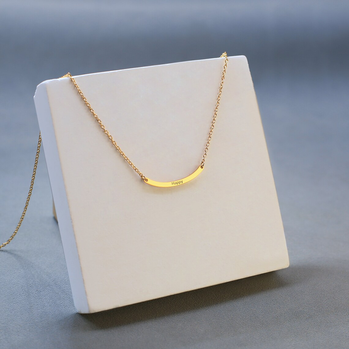 Personalized Curved Bar Neckla - Bar Cart Gold 评论和价格