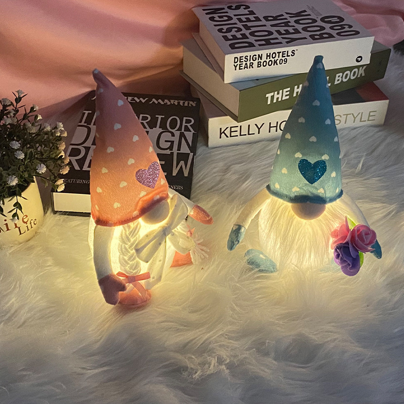 New Christmas Faceless Doll Gn - Home Bargains 评论和价格